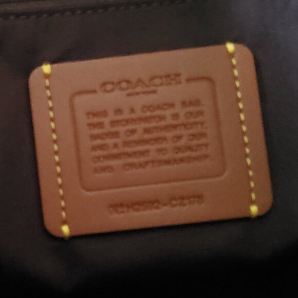 Like New Laurel Shoulder/Crossbody Bag in Signature Leather CZ178 - Picture 12 of 12